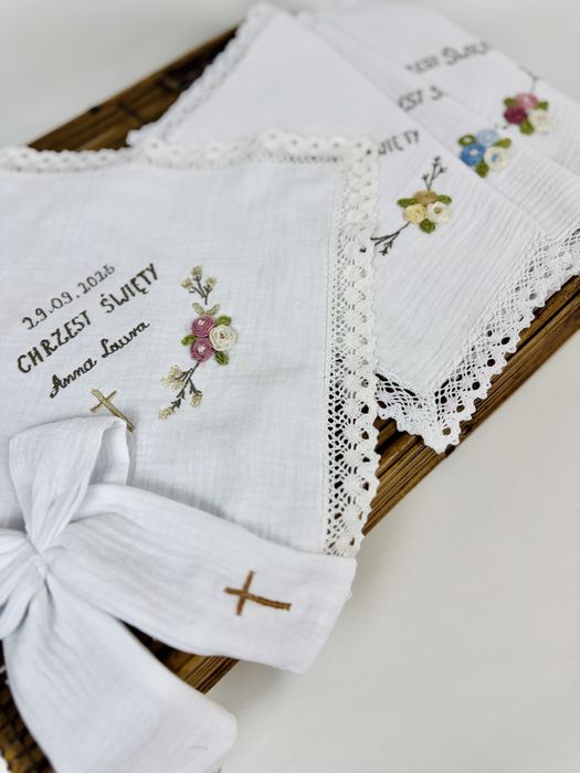Haftowana szatka do Chrztu Świętego z profitką