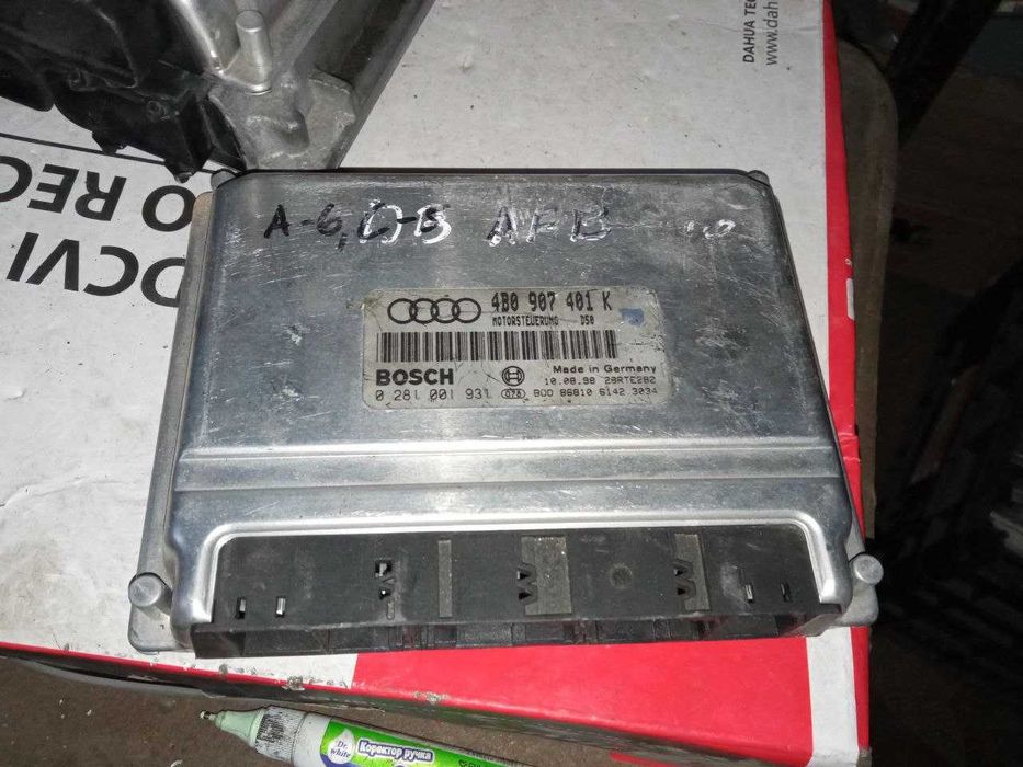 Блок управління двигуном Audi A6 C5 2.5 TDI Ауді 4B0907401K 0281001931