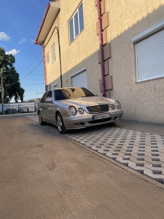 Mercedes E 210 5G tronik