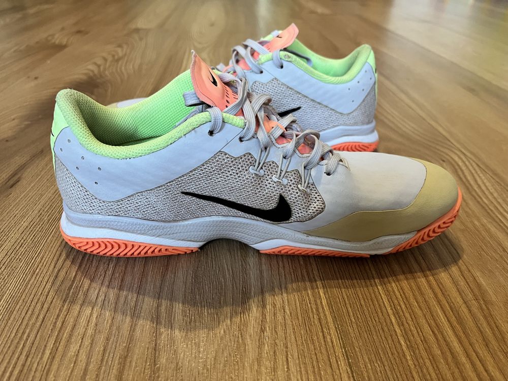 Кроссовки Nike (26,5см)