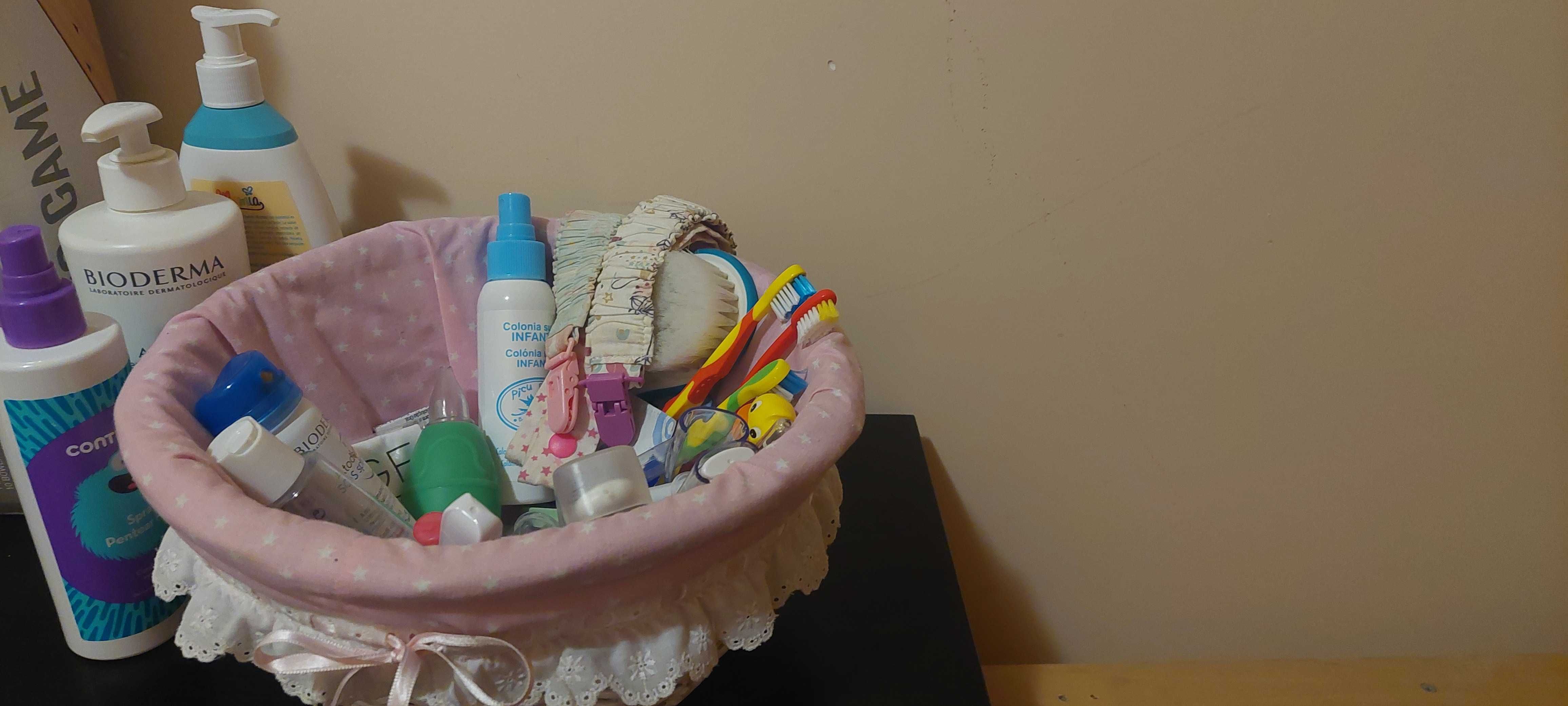 Cesta de produtos de bebé