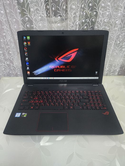 Asus ROG Strix/i7-6700HQ/GTX 960/SSD+HDD/DDR4 8GB