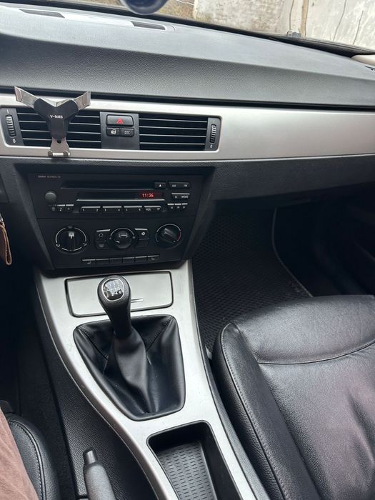 Продам БМВ Е90 2006 год  сосояние космос