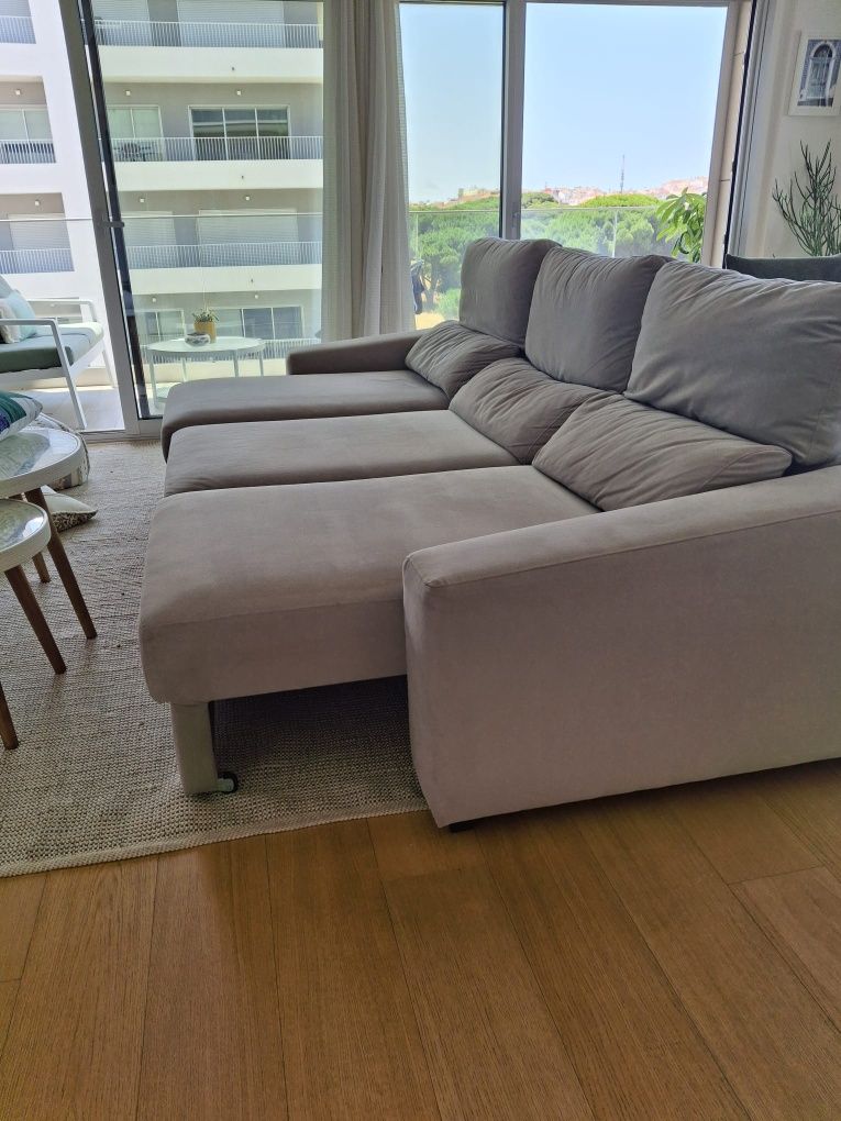 Sofá chaise-longue cinza