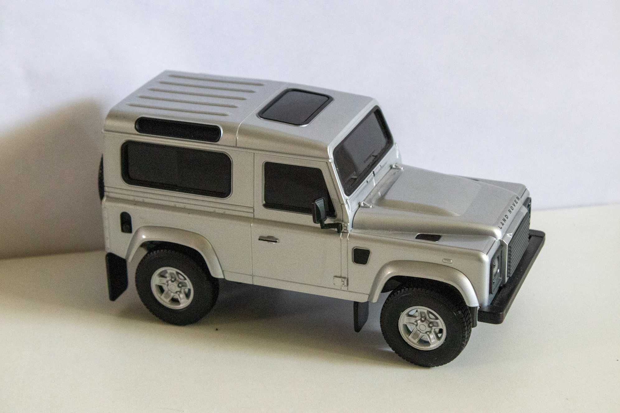 Land Rover Defender sterowany Welly 1/24