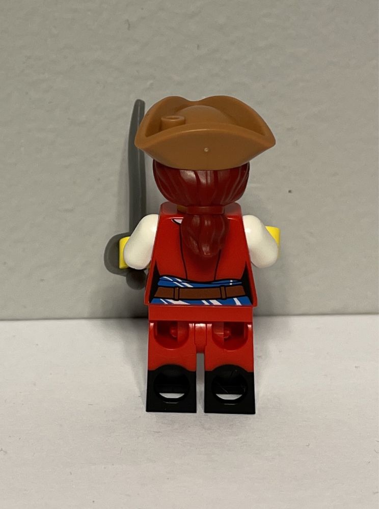 LEGO BAM Piratka Pirate Woman minifigurka