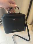 Tommy Hilfiger czarna torebka kuferek regulowany pasek 100% oryginalna