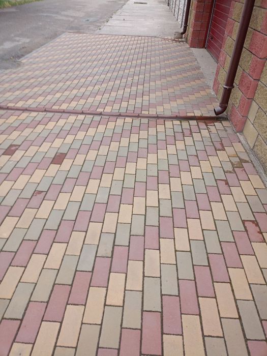 Укладка тротуарної плитки