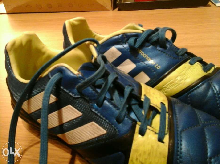 Chuteiras Adidas 35 e meio. Nitrocharge 2.0. Em muito boas condições.