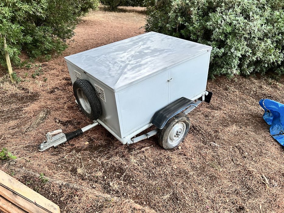 Atrelado para transporte de cães