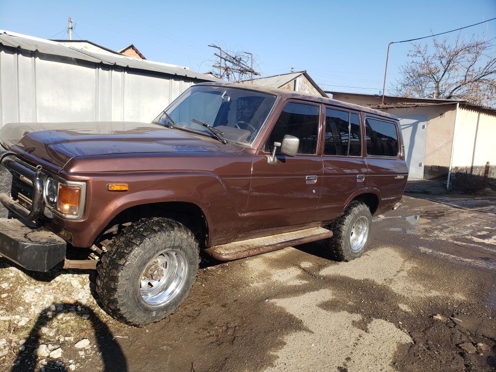 Toyota land Cruiser 60