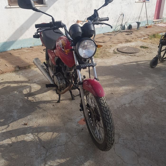 Honda CG125 Évora