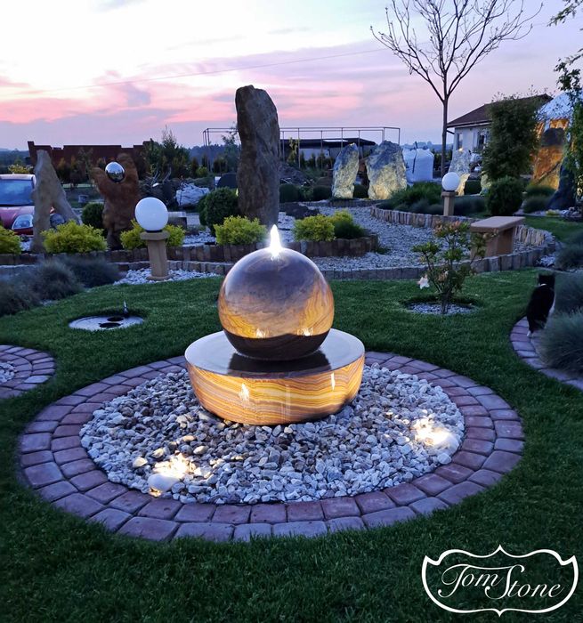 Fontanna ogrodowa Fontanny z kamienia. Misa z kamienia KULA