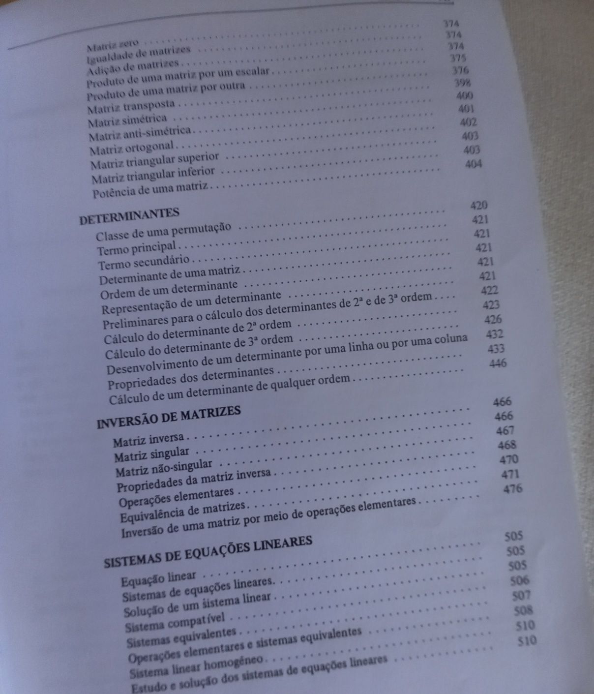 Álgebra Linear de Alfredo Steinbruch e Paulo Winterle
