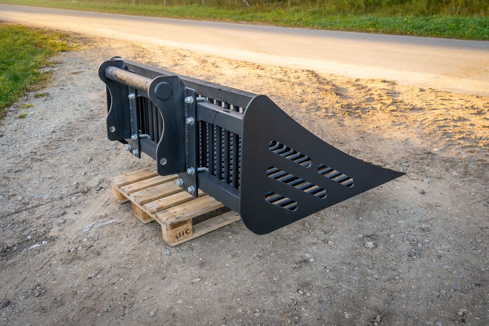 Łycha ażurowa do transportu kamieni, buraków, przesiewania 180 cm