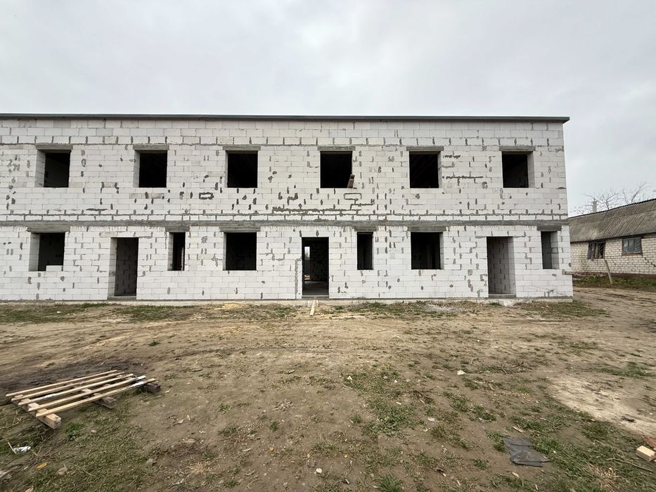 Продам сучасний таунхаус у селищі Баришівка