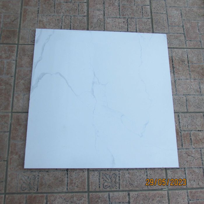 Płytka ceramiczna 60x60.