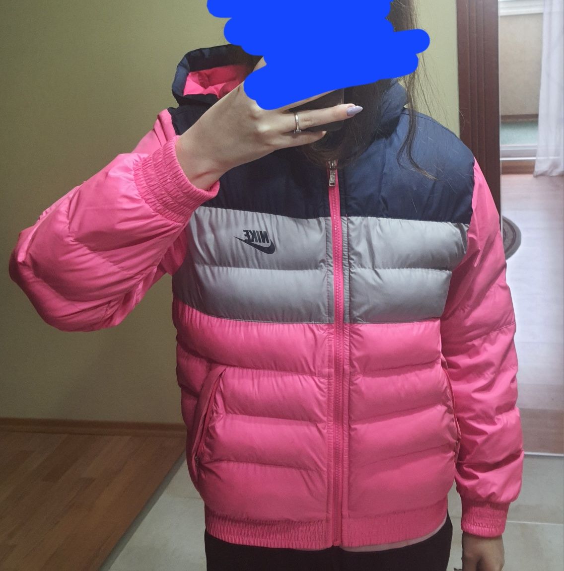 Куртка Nike яскраво-рожевого кольору, підліткова