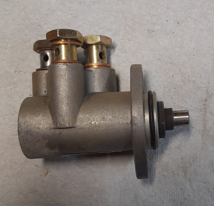 Pompa zasilająca paliwo ursus zetor nowa