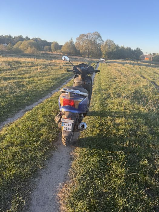 Продам скутер на ходу з документами