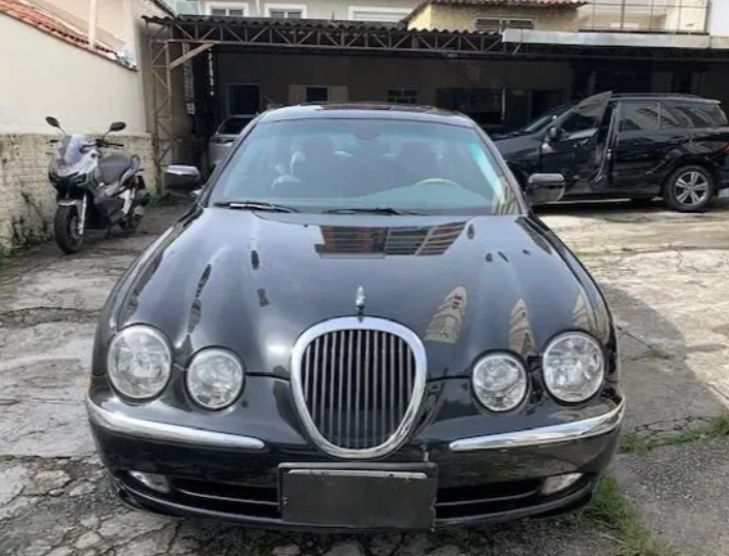 Jaguar S-Type 3.0 V6 GPL – Ano 2000 – Inspeção válida – 260.000 km