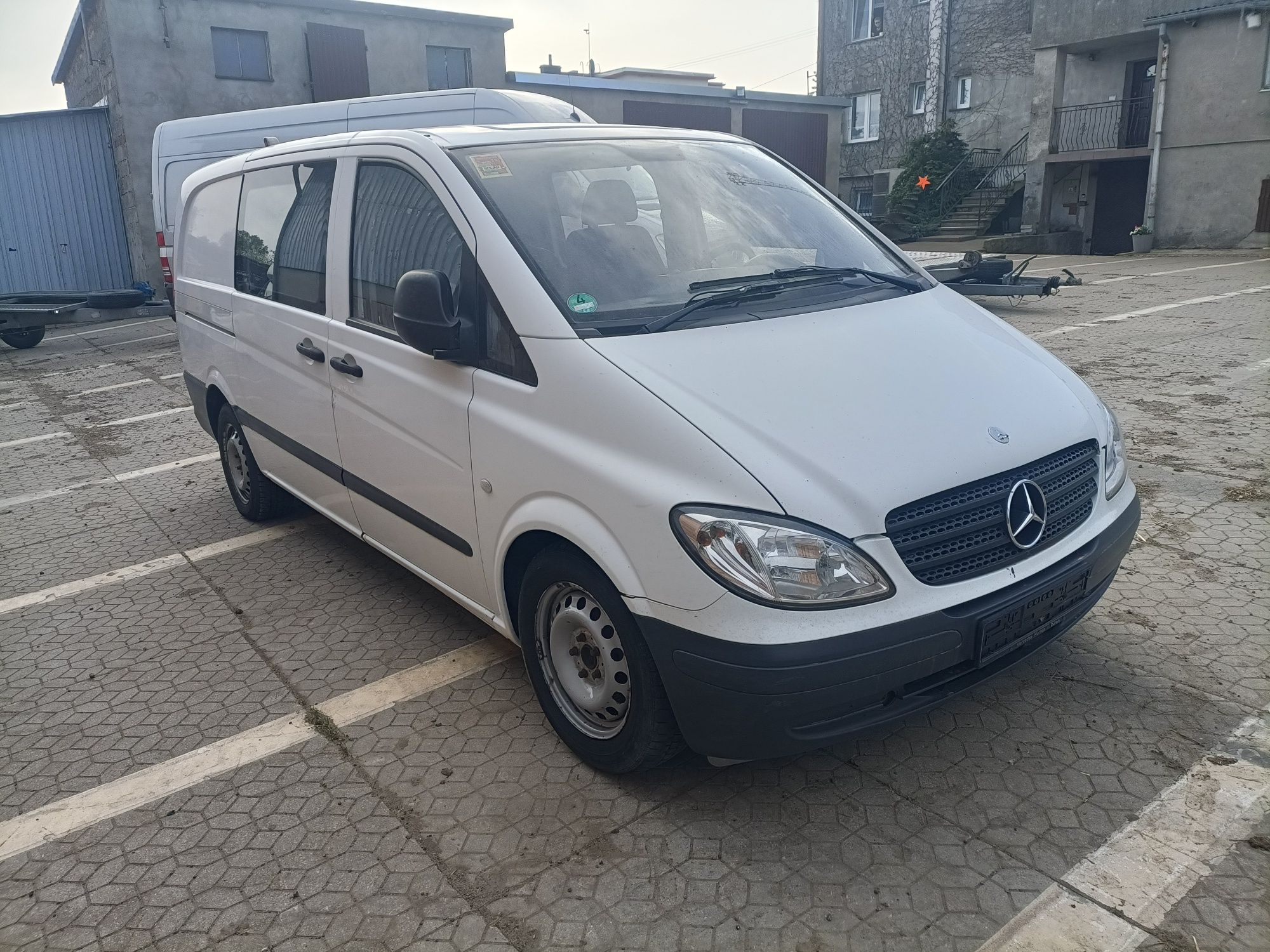 Mercedes Vito long