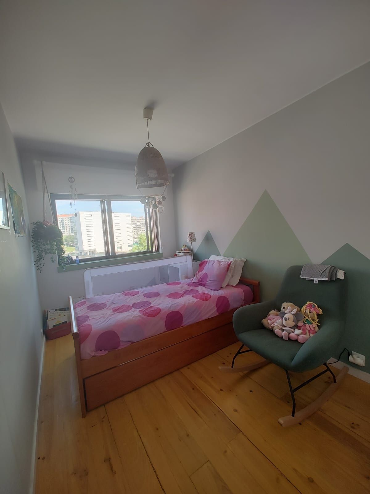 Cama de solteiro com gavetão