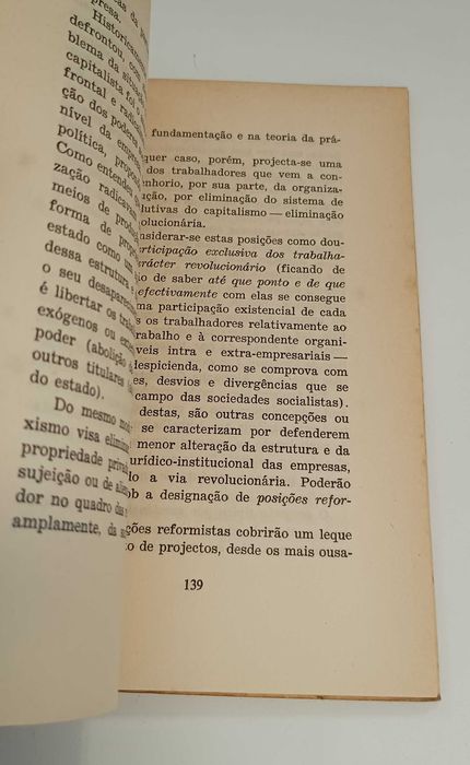 Os trabalhadores na empresa, de Armando Castro
