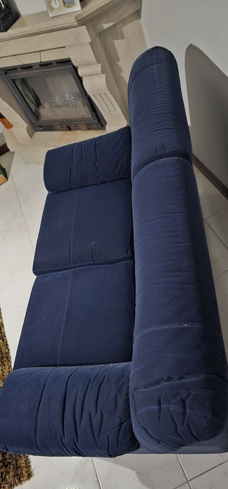 Sofá azul escuro
