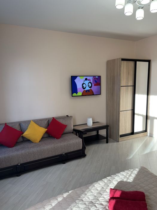 Подобово 1-к.кв.біля ж/д,10 хв.Оперний- 2-6 осіб(ЦІНА ДОГОВІРНА))