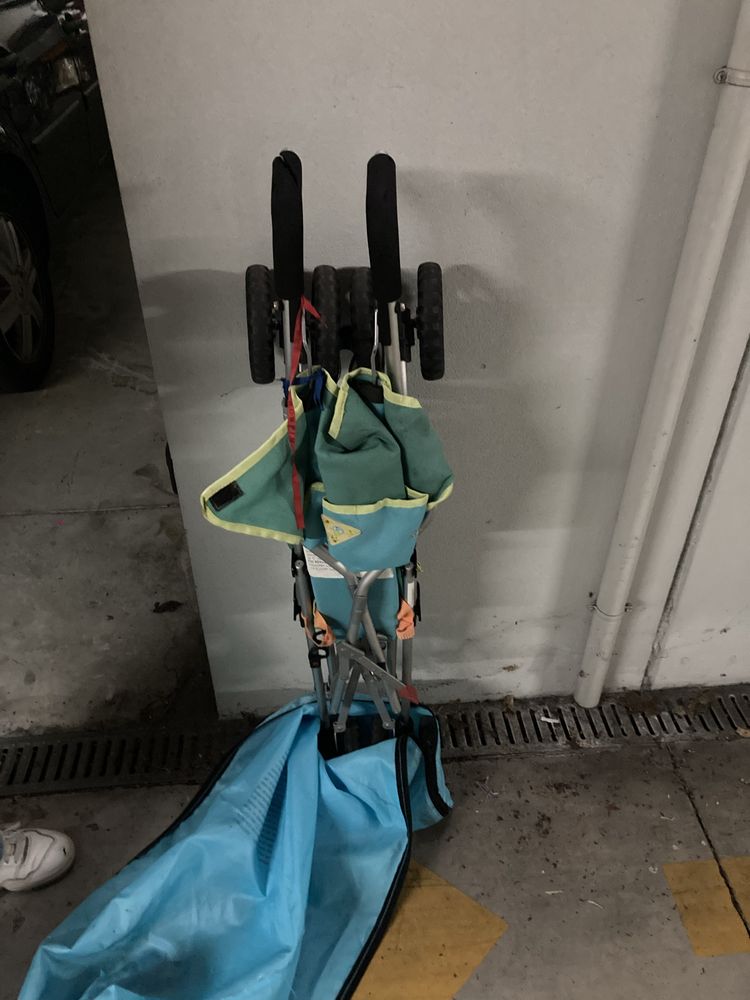 Carrinho bengala Pre Natal com bolsa. Bom estado.