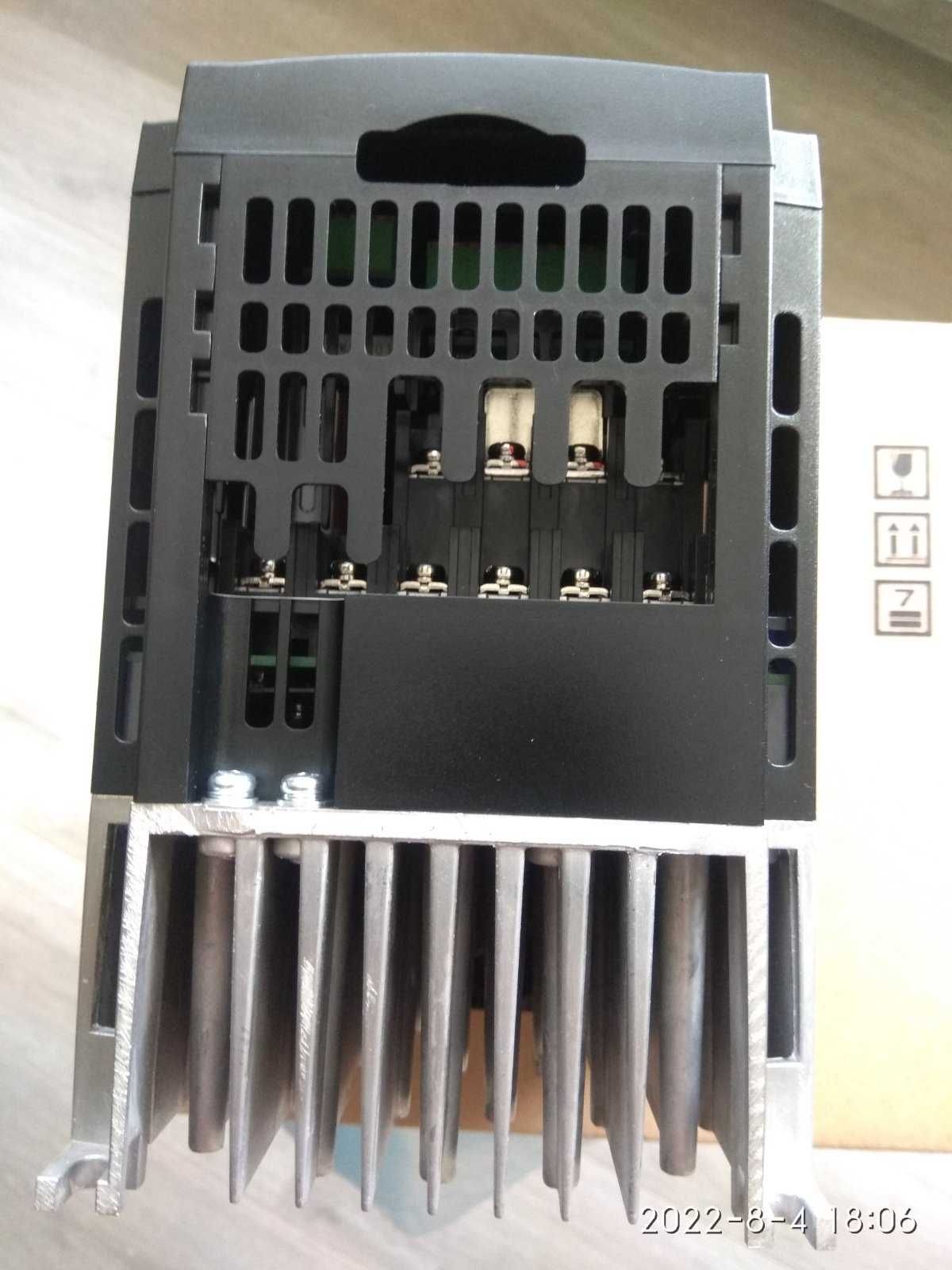 Перетворювач частоти Hitachi WJ200-030HF, 3кВт, 380В.