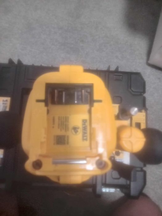 Фрезер DeWalt новий
