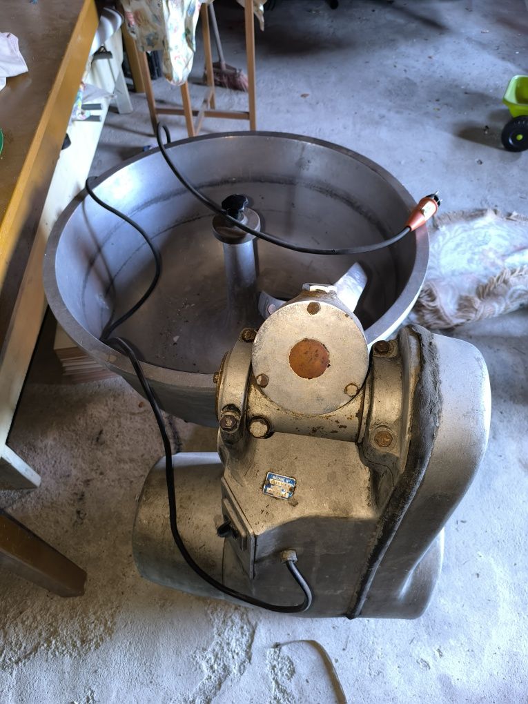 Amassadeira industrial trifásica