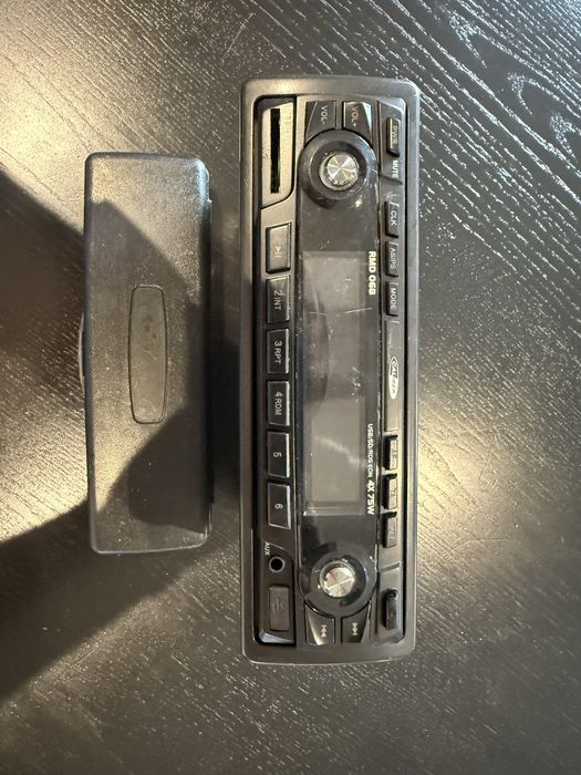 Автомагнитолы 2 шт. по 500 грн.