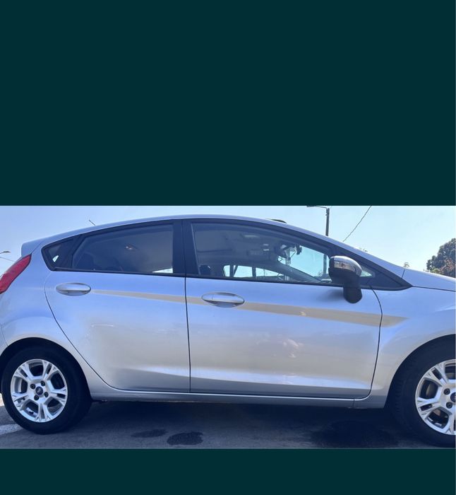 Продам авто Ford Fiesta SE 2016, сіре, хетчбек