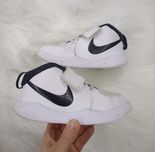 neakersy buty sportowe Nike Hustle rozmiar 27 chłopięce