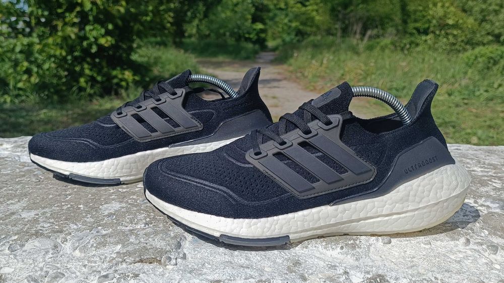 Жіночі бігові кросівки Adidas Ultraboost 21 Performance