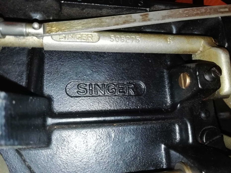 Máquina de Costura SINGER