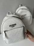 Брендовый рюкзак фирмы Guess