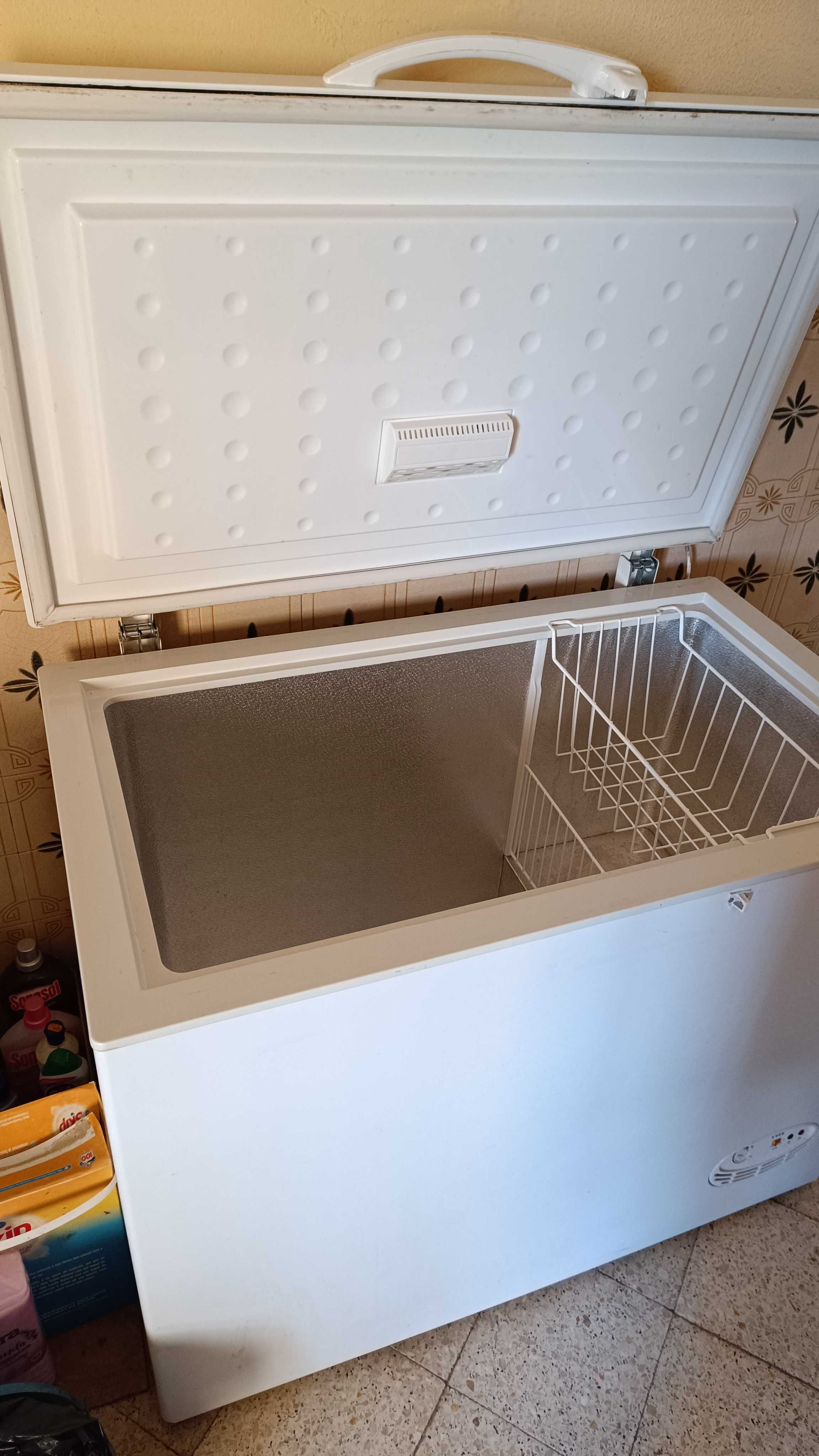Congelador Horizontal Eurofrio - Grande Capacidade e Ótimo Estado