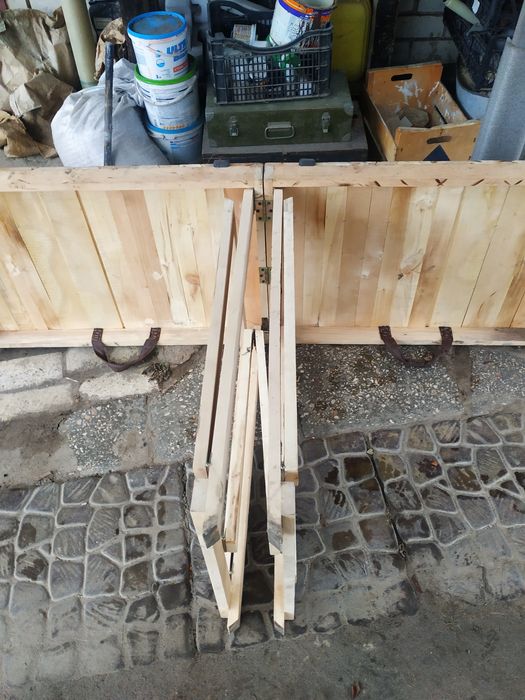 Продам  стеллаж (или стол или кушетку).Многоцелевое изделие.