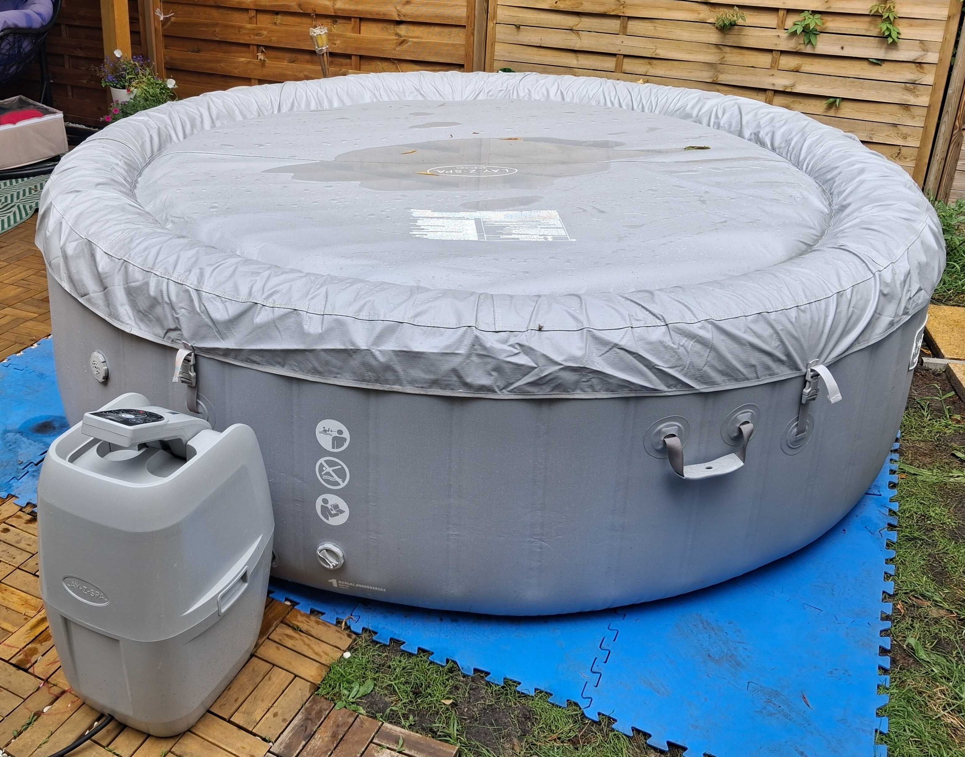 Basen z hydromasażem Bestway Grenada Lay-Z Spa 6 os 236x71 cm Jacuzzie