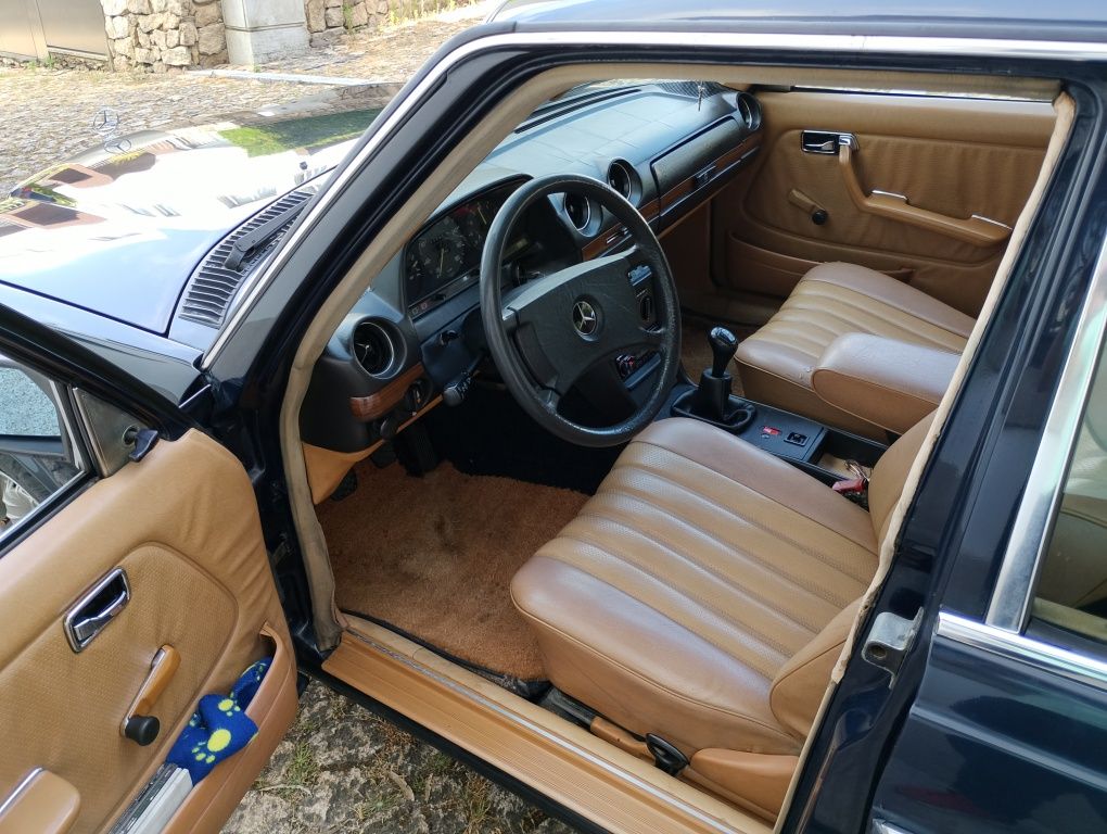 Mercedes w123 300d limousine