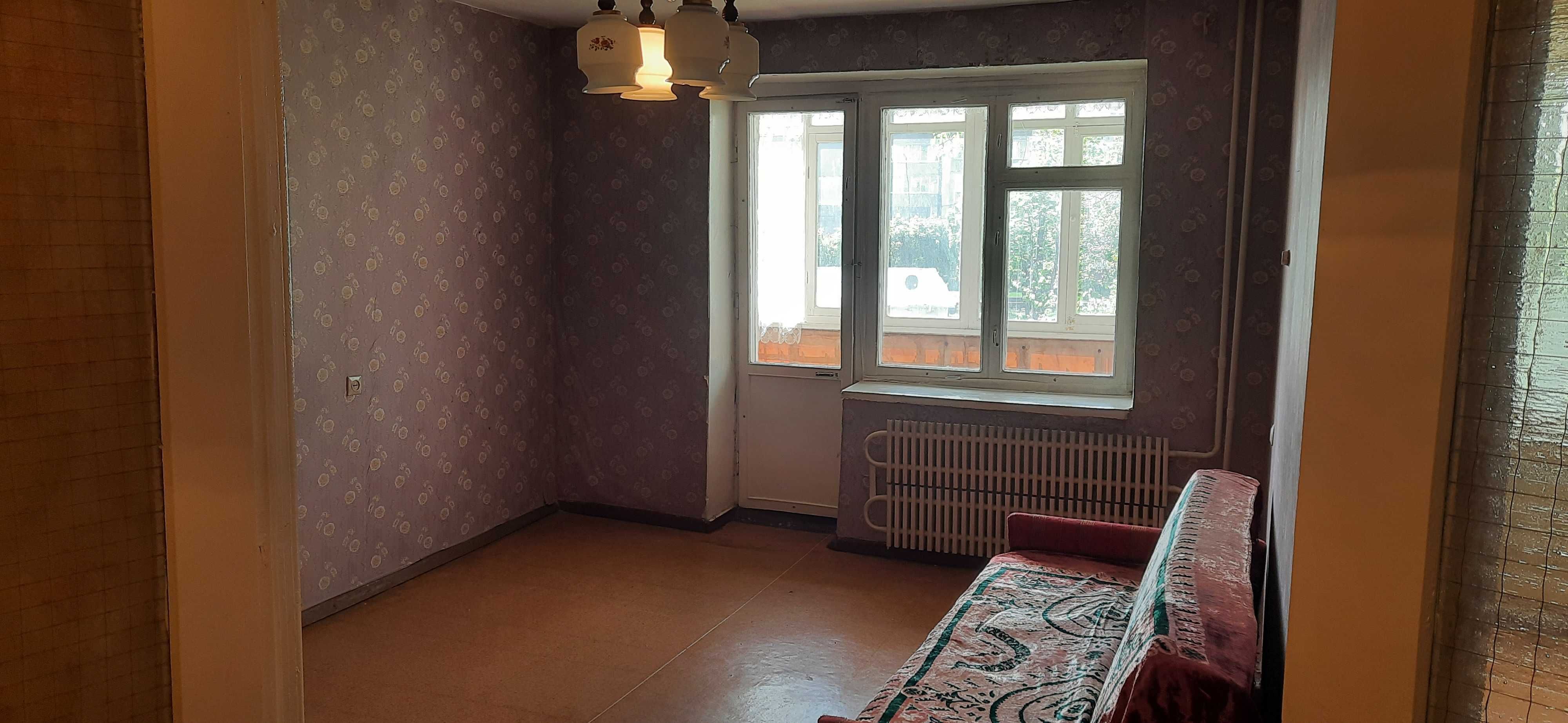 Продається 1-кімнатна квартира в центрі міста Шостка