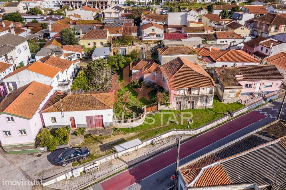 3 Moradias / Para Recuperar / Lote de Terreno com 982m2 / Gândara dos