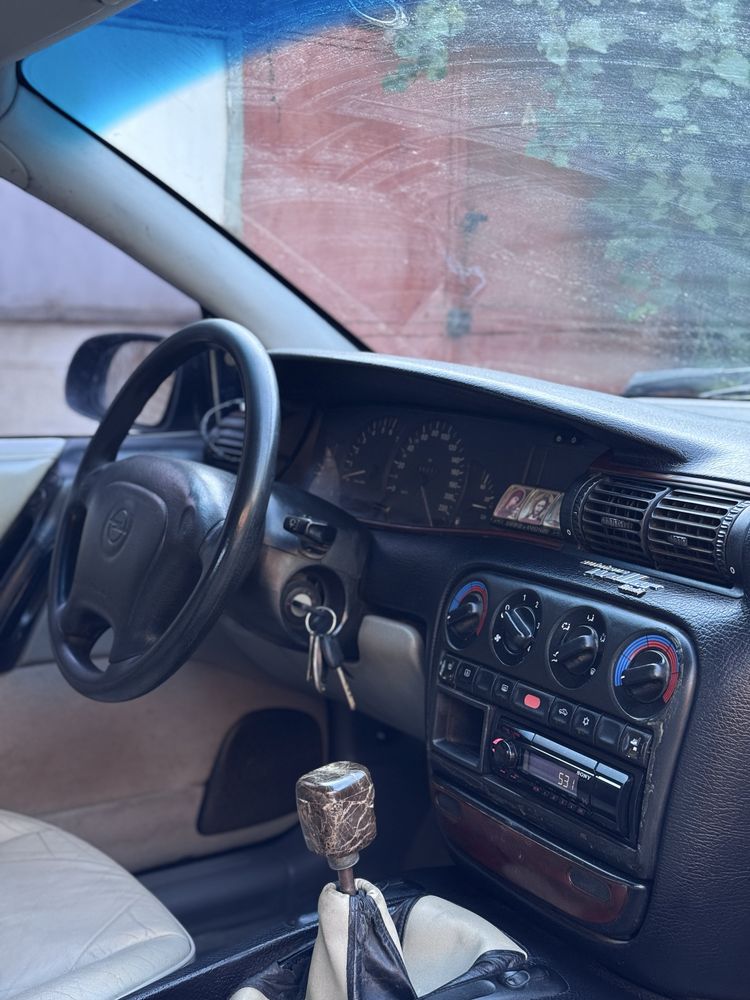 Opel Omega B 1995 2.0i ГБО-4