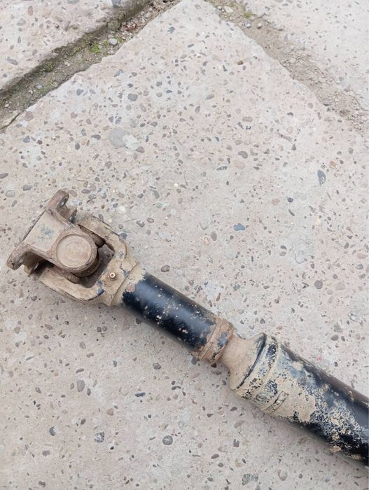 Кардан передний Kia Sorento 2008 рік 491003E110