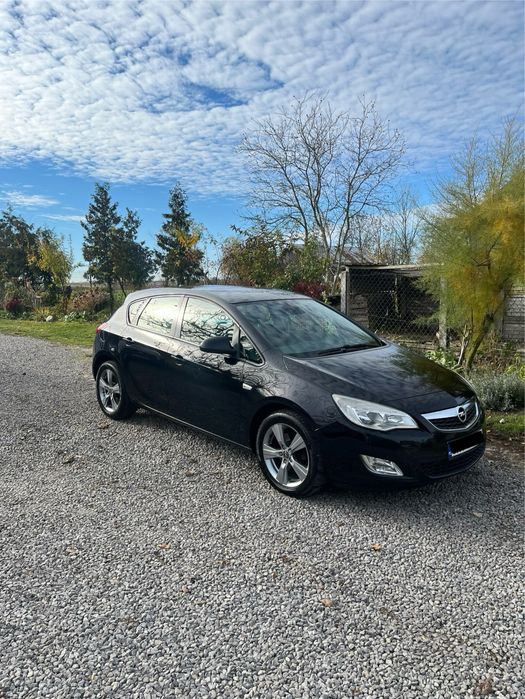 Opel Astra J 2010 1.7CDTI
