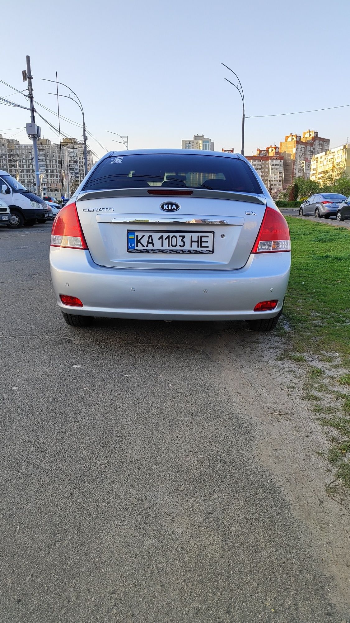 Легковые автомобили KIA Серато